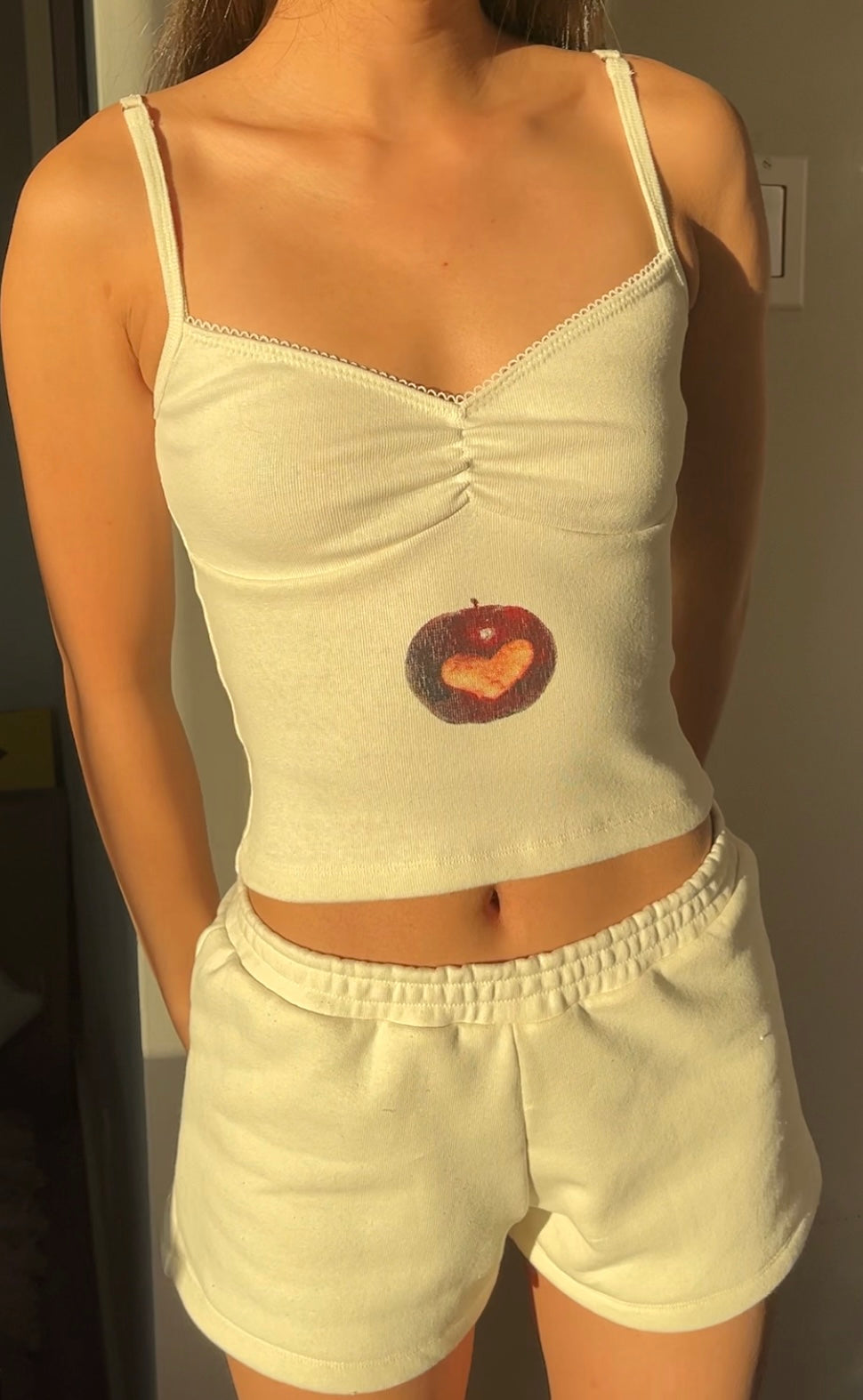APPLE<3 CAMI